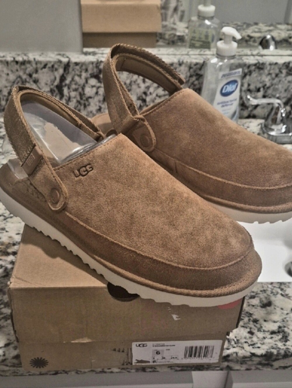 New Classic UGG Slip On CLOG **KIDS size 6 Or Womens Size 8 **